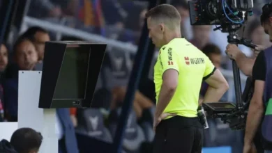 انتقادات حادة لحكم مباراة برشلونة ضد ليفانتي بسبب قراراته تجاه بالدي وتشواميني