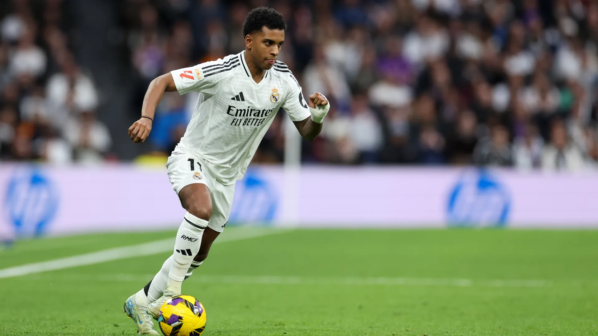 رودريغو جناح ريال مدريد يحدد قراره النهائي بشأن استمراره مع النادي الملكي