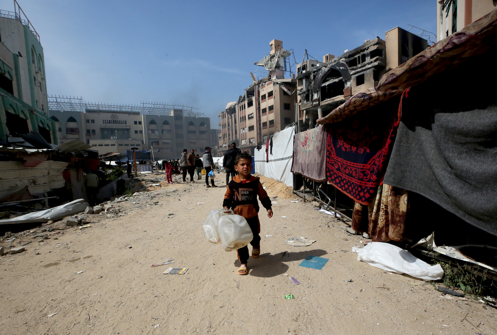 وزارة الخارجية الفلسطينية وفاة 500 من العاملين في الإغاثة بغزة منذ انطلاق العدوان