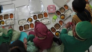 كارثة صحية في إندونيسيا.. إصابة مئات الأطفال بتسمم غذائي خلال توزيع وجبات مدرسية مجانية