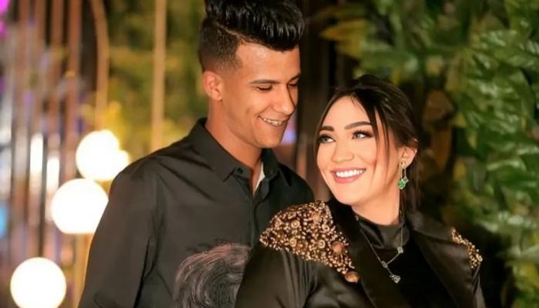 جميع صور مرات عصام صاصا