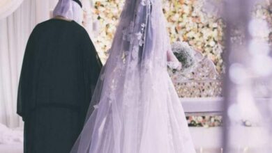 رجل تزوج بإمرأة وأبوها على قيد الحياه، وعندما مات أبوها، حَرُمَتْ على زوجه