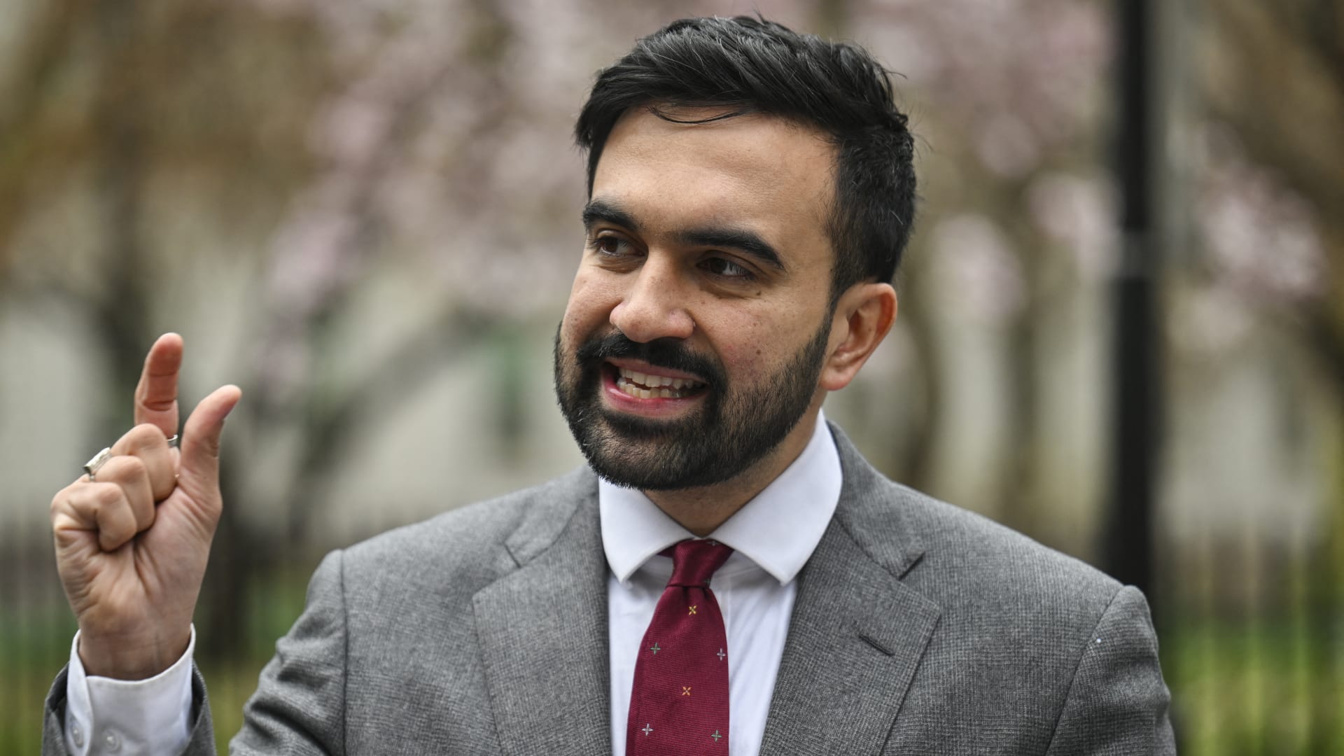 زهران ممداني شيعي أم سني ؟