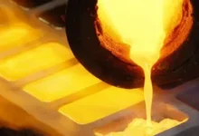 أثناء انصهار سبيكة من الذهب فإن درجة حرارتها لا تتغير