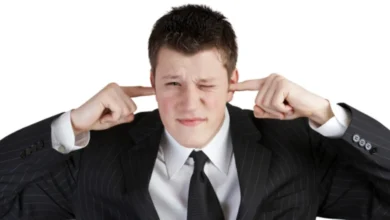 المشكلة هي التفحيط وارتفاع أصوات المكبرات والمذياع ، والسبب هو الضجيج.