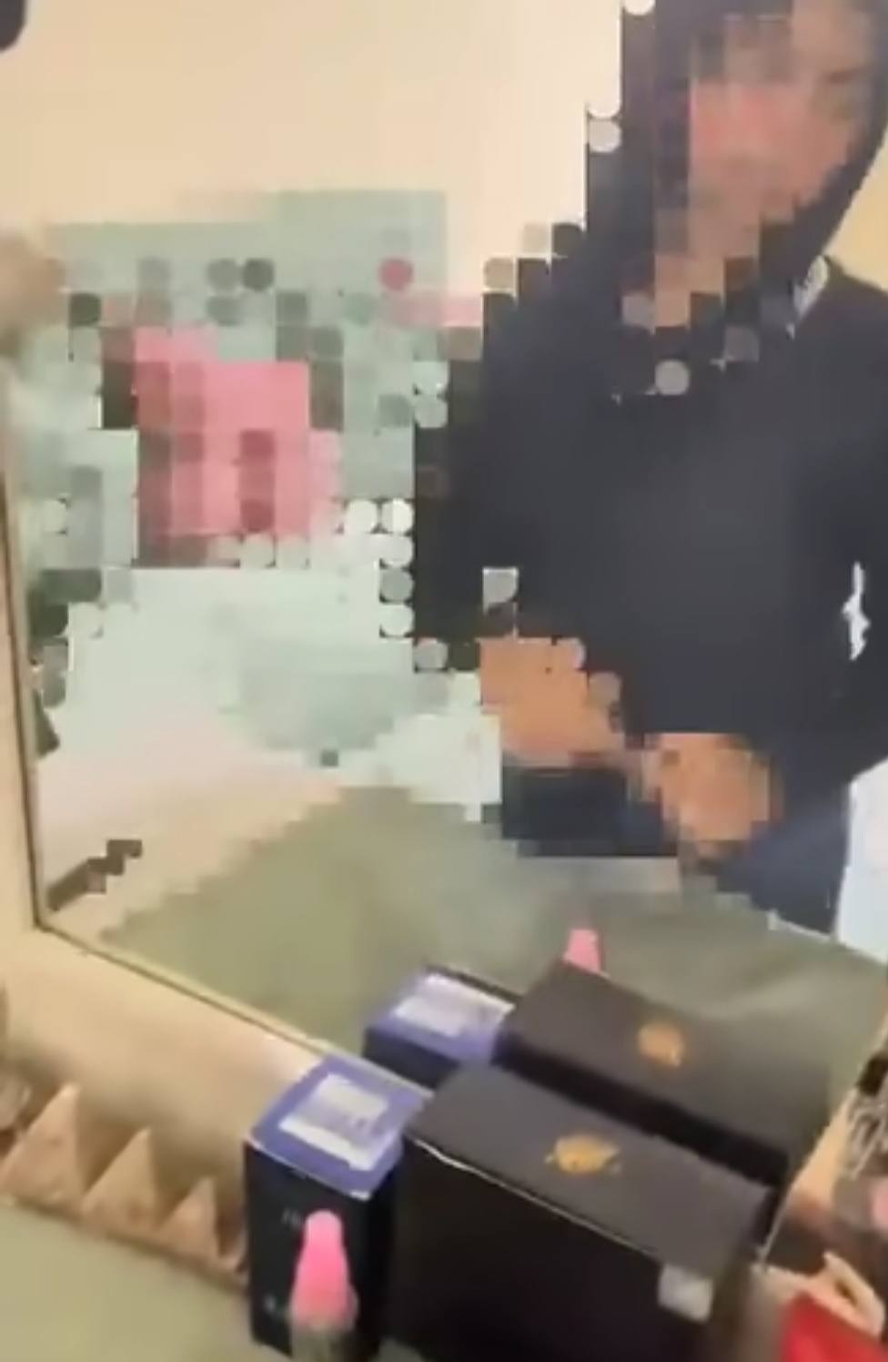 شاهد فيديوهات يوسف ميزو مع البنات القاصرات