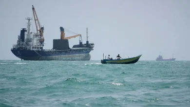 الحوثيون يتعهدون بعدم استهداف السفن الأميركية بعد إلغاء ترامب الضربات