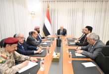 مأرب .. اجتماع طارئ للسلطة المحلية يرفع مستوى الجاهزية الأمنية ويقرّ خطوات لتحسين الخدمات