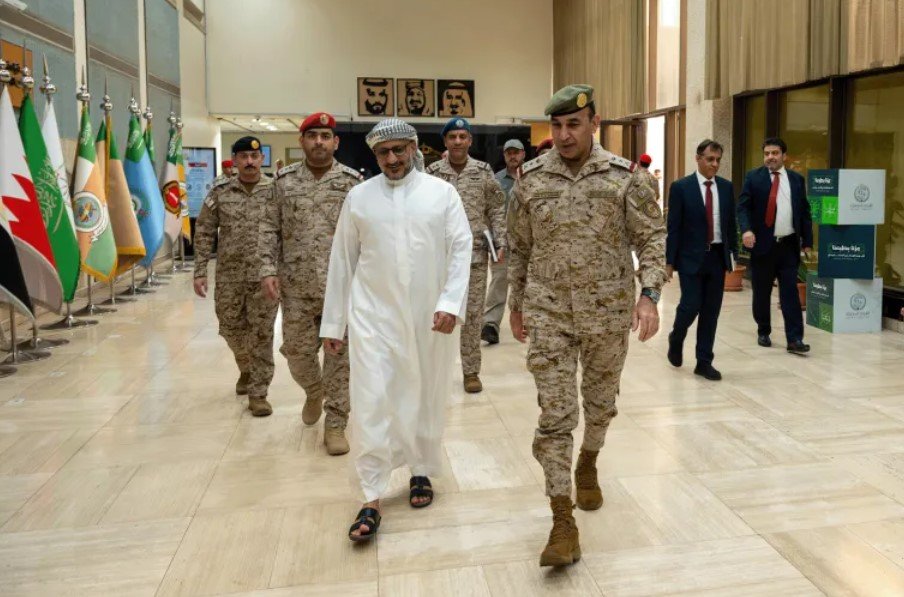 طارق صالح في الرياض