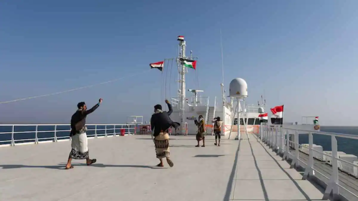 تطورات عسكرية متسارعة .. ليش الحوثيين يضغطوا الآن في جبهات لحج ومأرب بعد تقدّمهم في الساحل الغربي