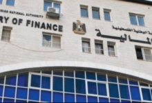 صرف رواتب الموظفين