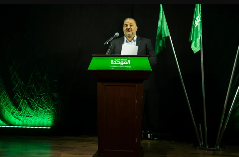 حكاية سياسي عربي
